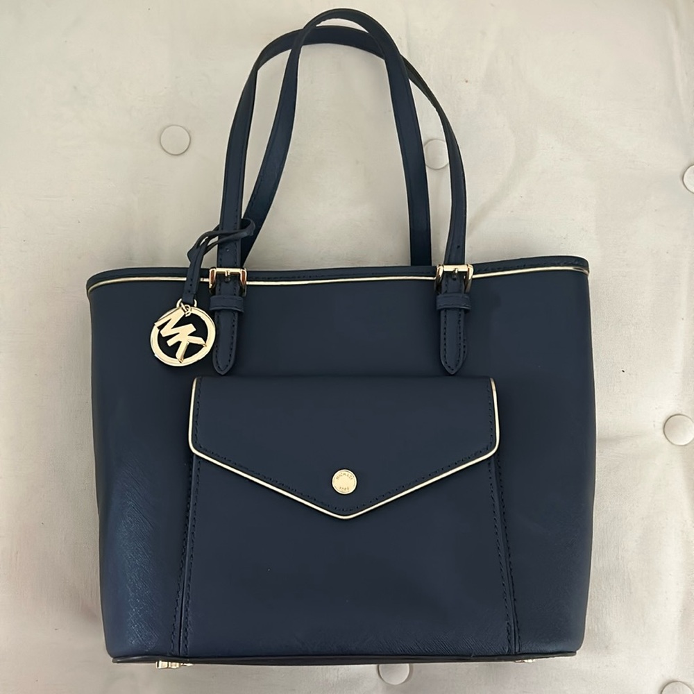 💙Michael Kors Camden Saffiano Leather 💙